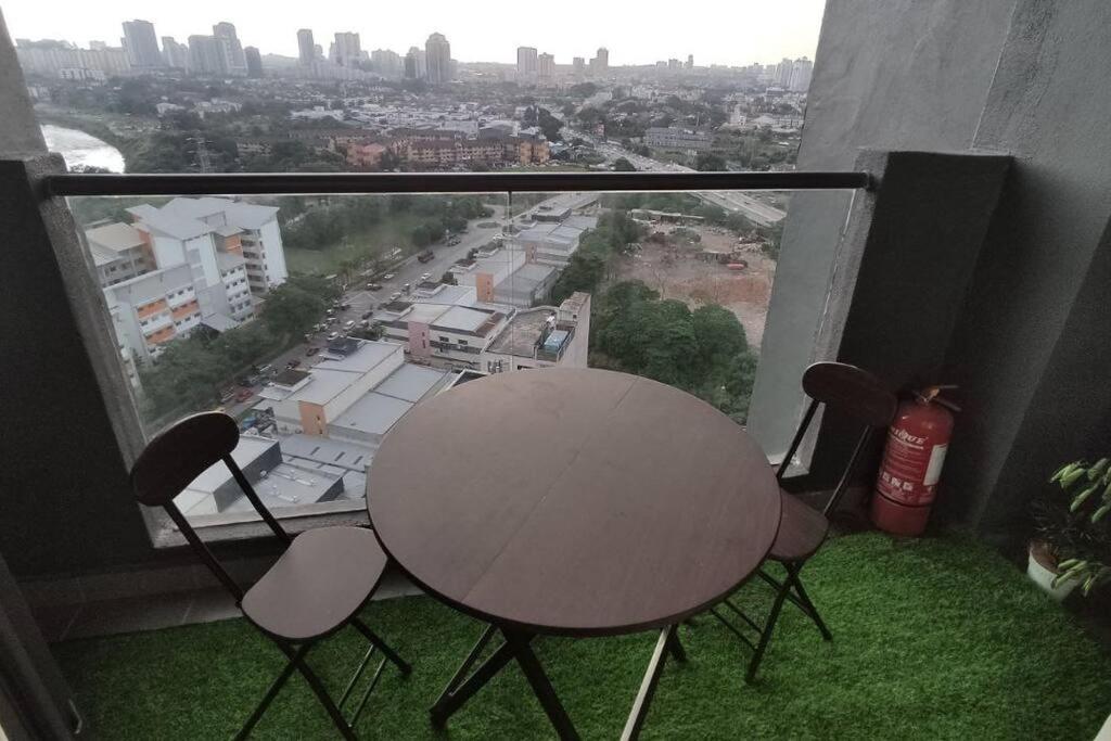 Comfort Bedroom @ Aera Residence Petaling Jaya Ngoại thất bức ảnh